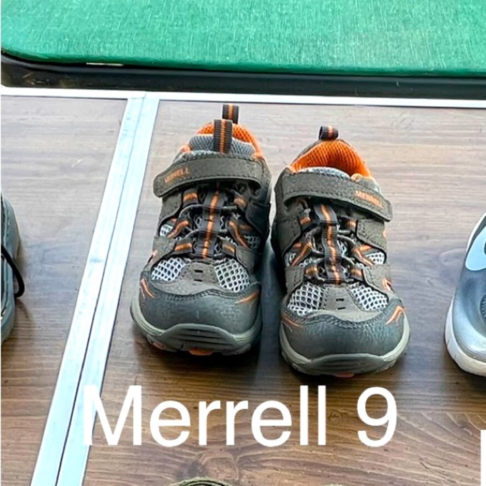 Merrell toddler hiking shoes. Size 9.